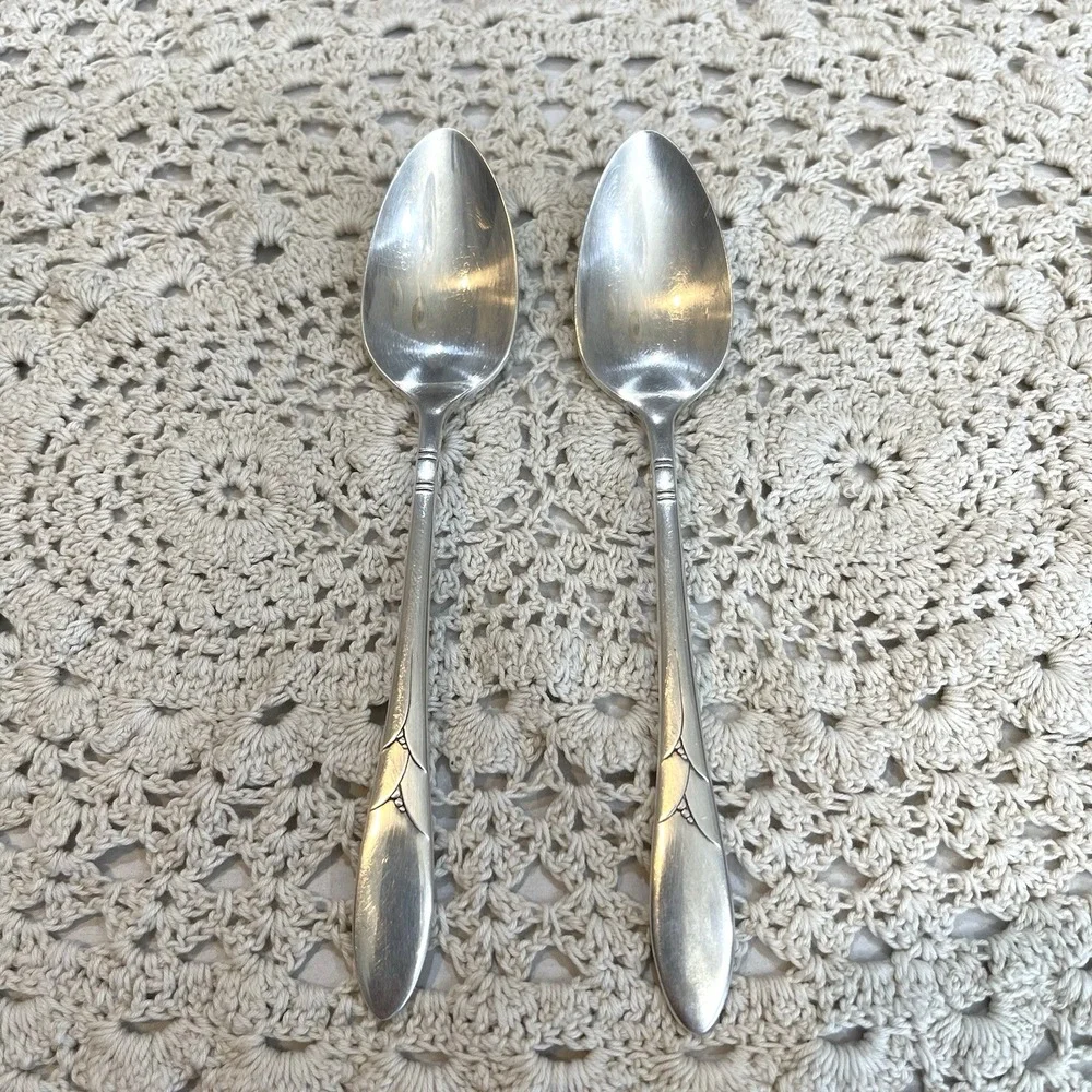 Oneida Community Lady Hamilton Silverplate Teaspoons 1932 Vintage Spoon Lot Of 2